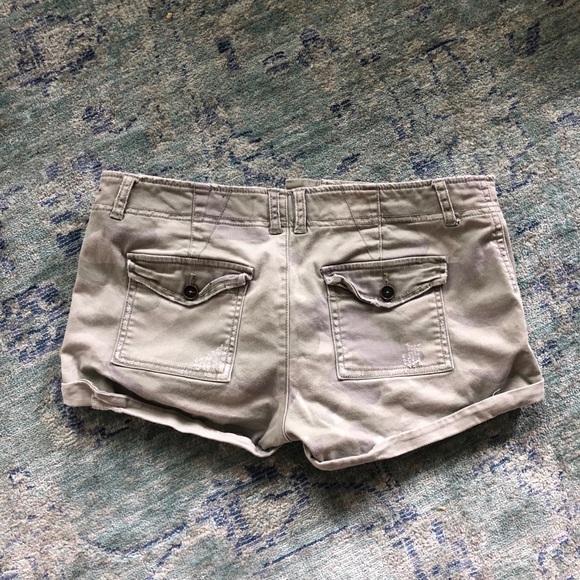 Abercrombie Camo Shorts - Picture 2 of 3